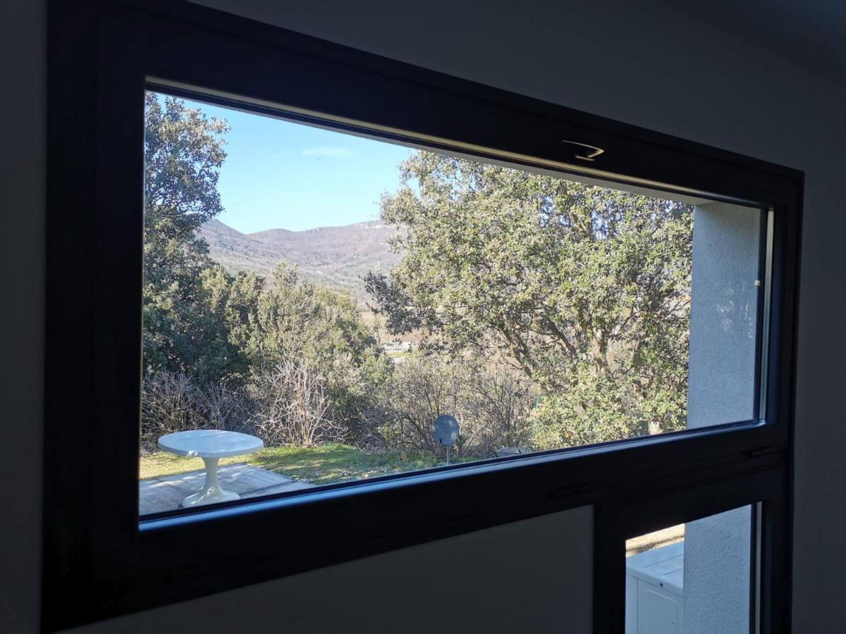 Moderne En Drome Roche-Saint-Secret